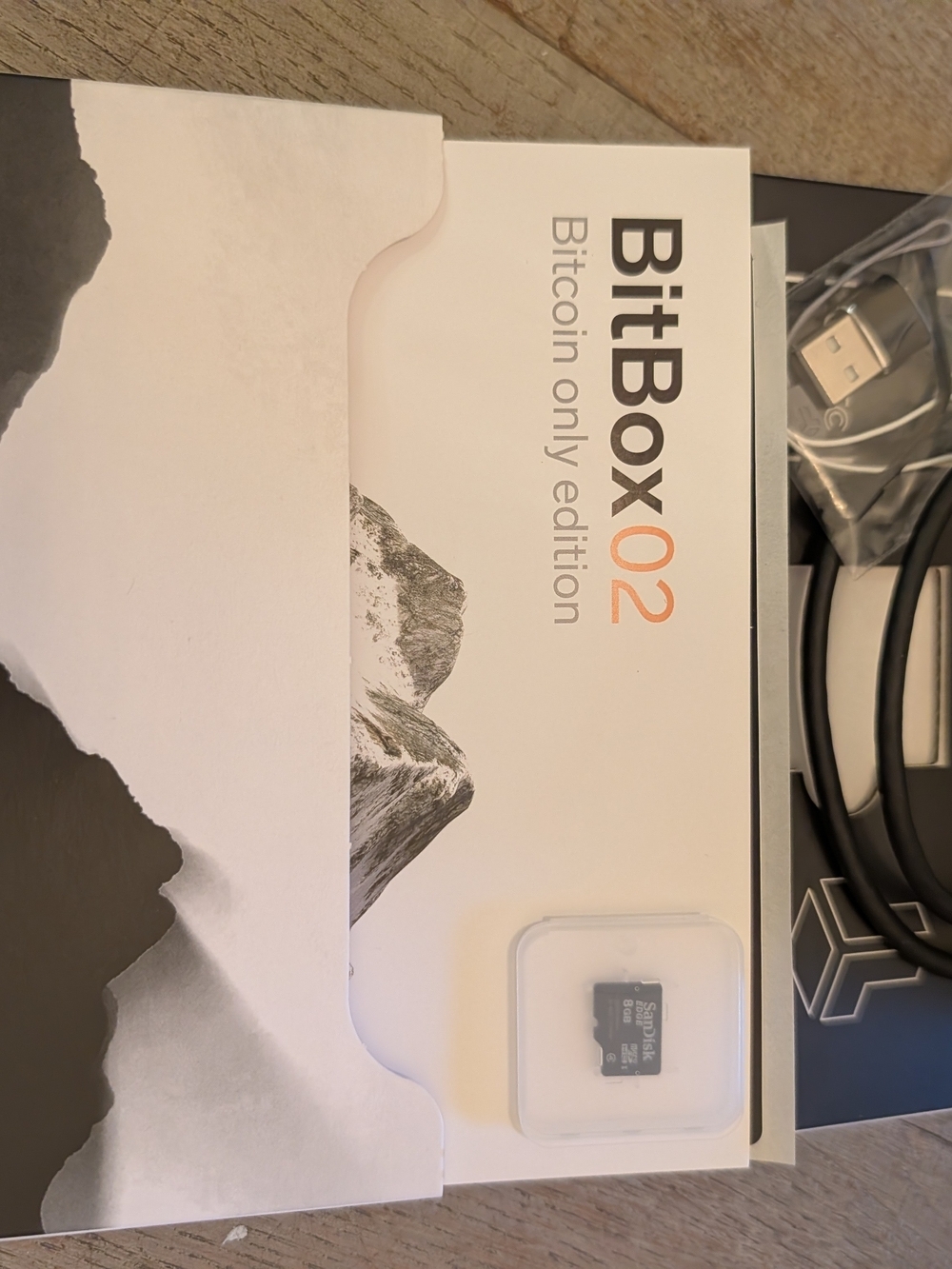 BitBox02 Bitcoin-Only Hardware Wallet Unused Open Box - Picture 4 of 8